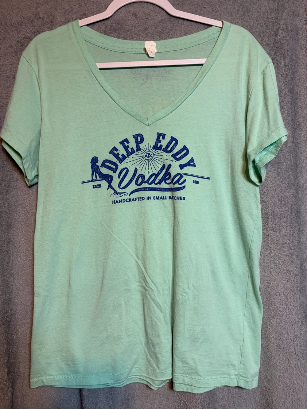 Mint Green V‑Neck Short Sleeve Tee